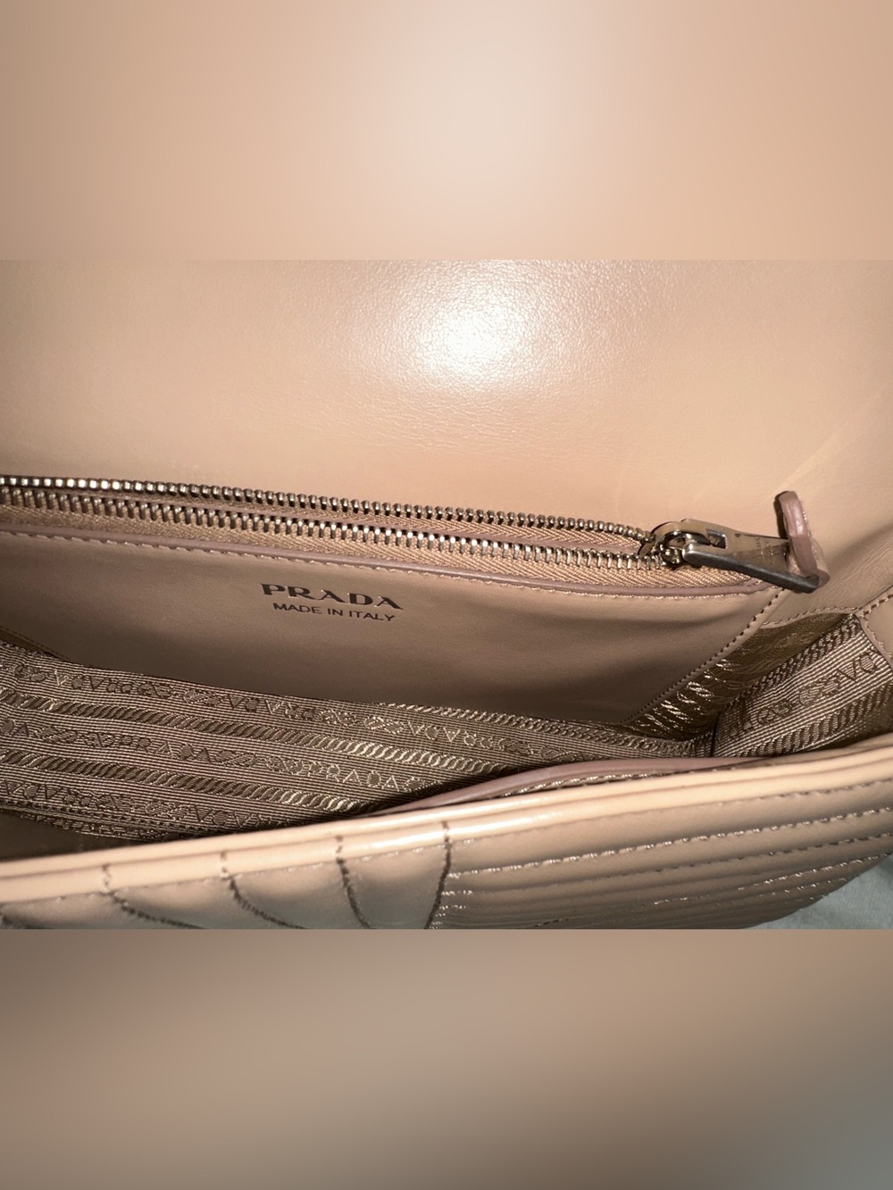 Prada Diagramme quilted leather chain flap shoulder bag medium - Picture 7 of 9